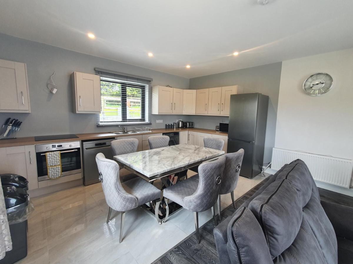 N0 2 Greystones Clock Tower Lodge Leap Экстерьер фото