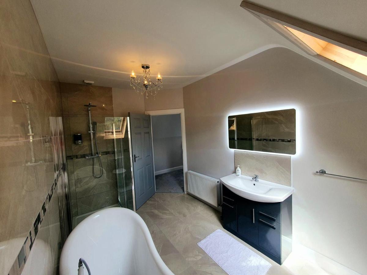 N0 2 Greystones Clock Tower Lodge Leap Экстерьер фото